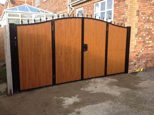 Click Here To Enlarge This Photo Of FDW3 Bi-Folding Gate