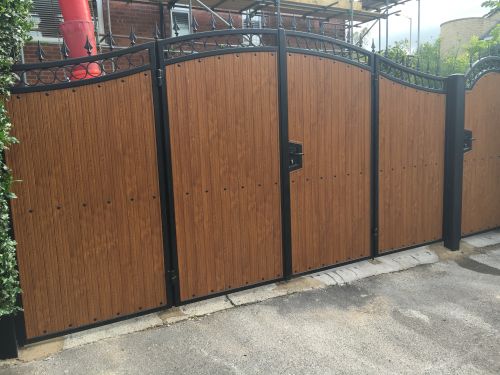 Click Here To Enlarge This Photo Of FDW1 Bi-Folding Gate
