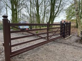 FD7 Cantilever sliding gate 