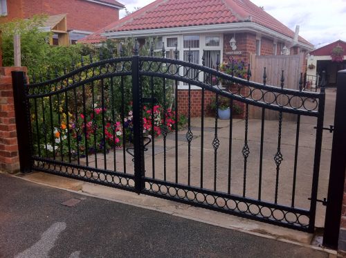 Click Here To Enlarge This Photo Of Double Gate - FD16